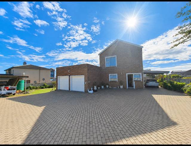 3 BEDROOM FREEHOLD FOR SALE IN MYBURGH PARK
